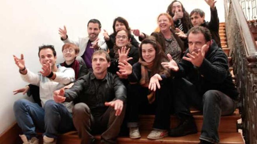 Representantes de las compañías asturianas que participan en FETEN, ayer, en el centro Antiguo Instituto.