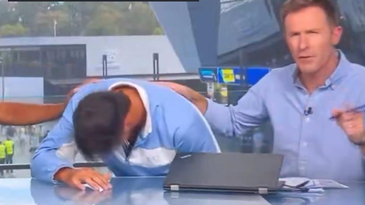 Luciano Darderi, próximo rival de Jannik Sinner, con calambres en una entrevista