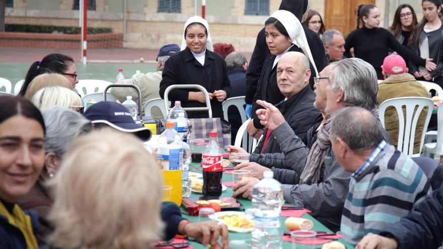 La solidaridad se sienta a la mesa