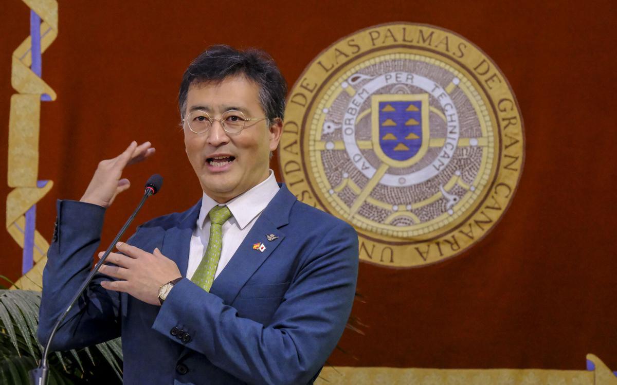 Conferencia de Shinichi Sato, ministro de la Embajada de Japón en España, en el Rectorado de la ULPGC Conferencia de Shinichi Sato, ministro de la Embajada de Japón en España, en el Rectorado de la ULPGC