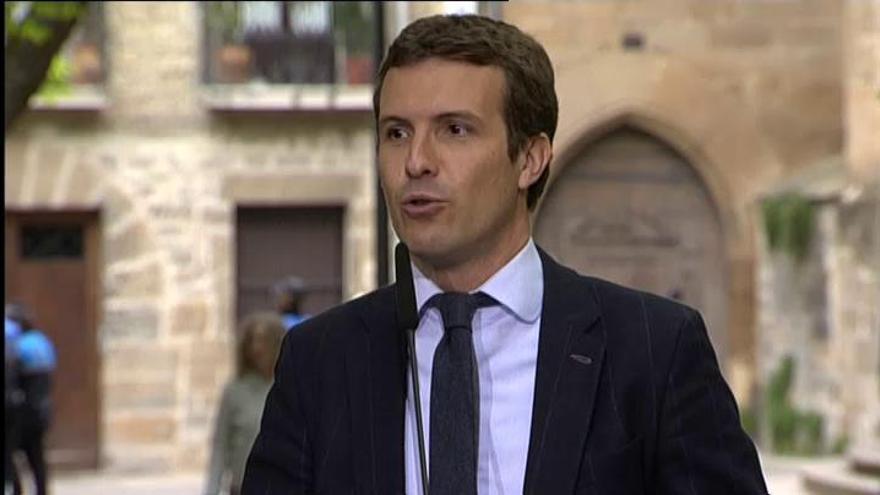 Casado: "Sánchez solo acierta cuando rectifica y da la cara"