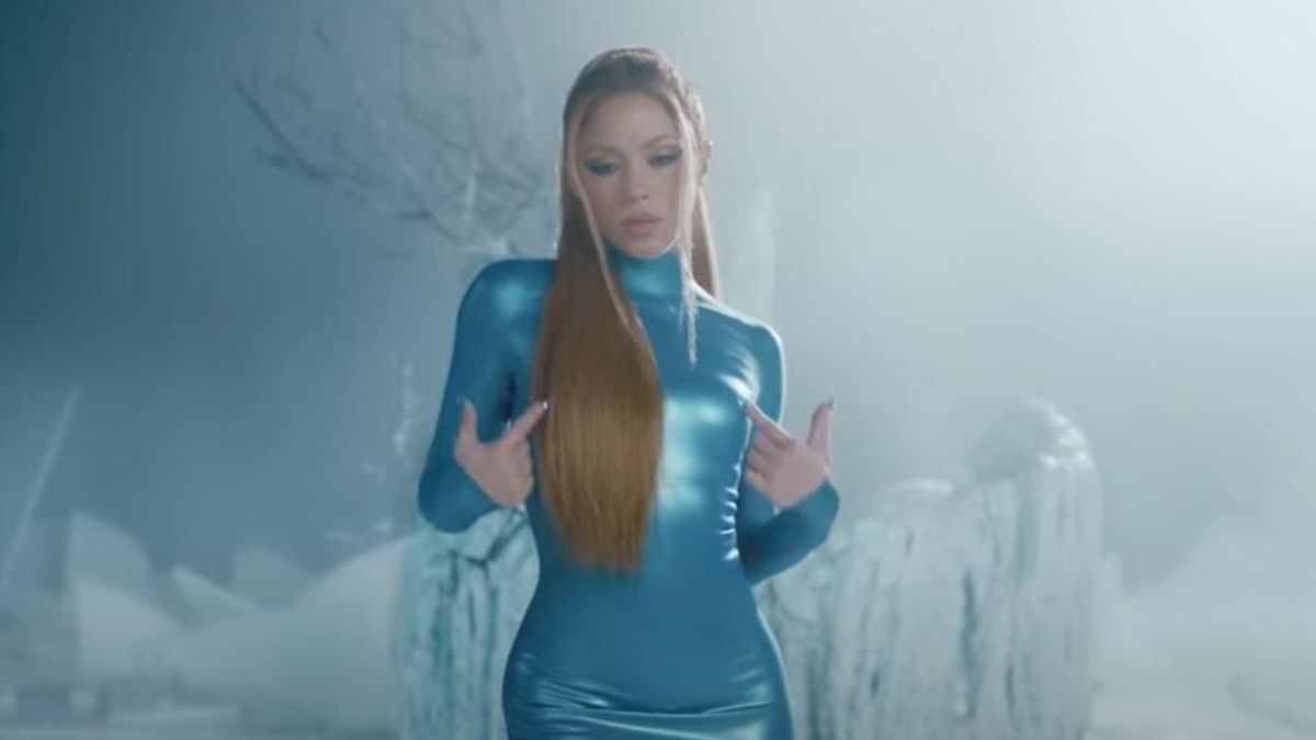 Shakira canta con Karol G.