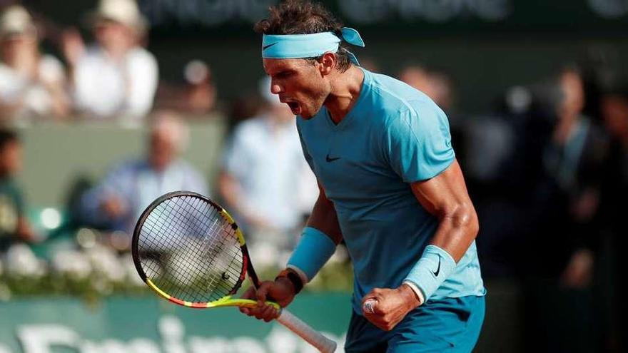 Rafael Nadal celebra uno de los puntos conseguidos en el duelo de ayer ante el argentino Juan Martín del Potro.