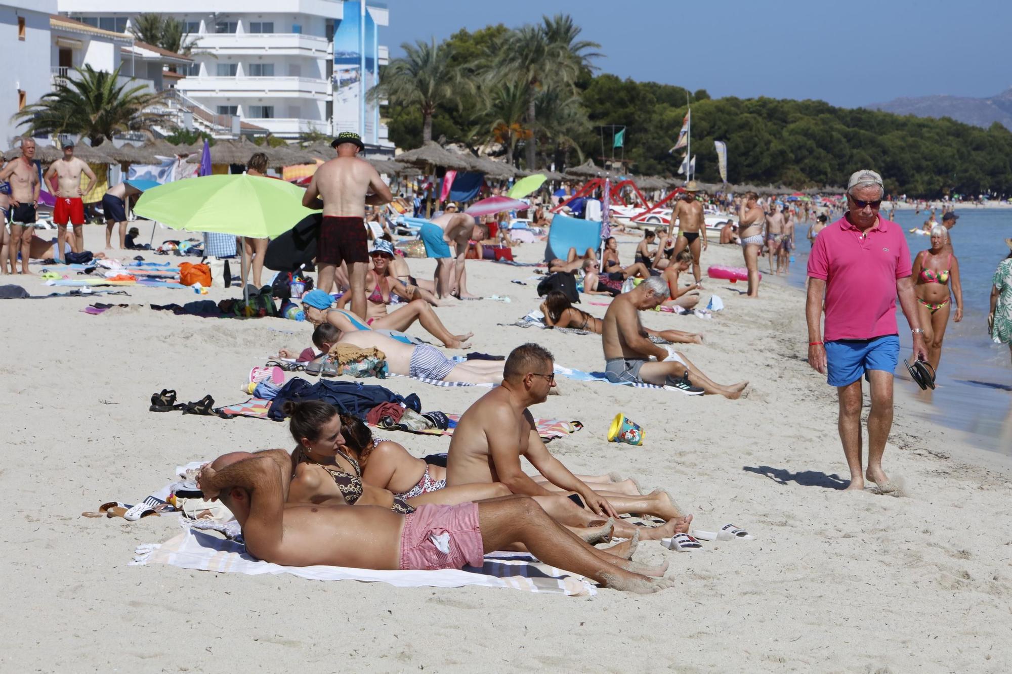 Sommer-Urlaub im Oktober: So sieht es derzeit am Strand von Alcúdia auf Mallorca aus