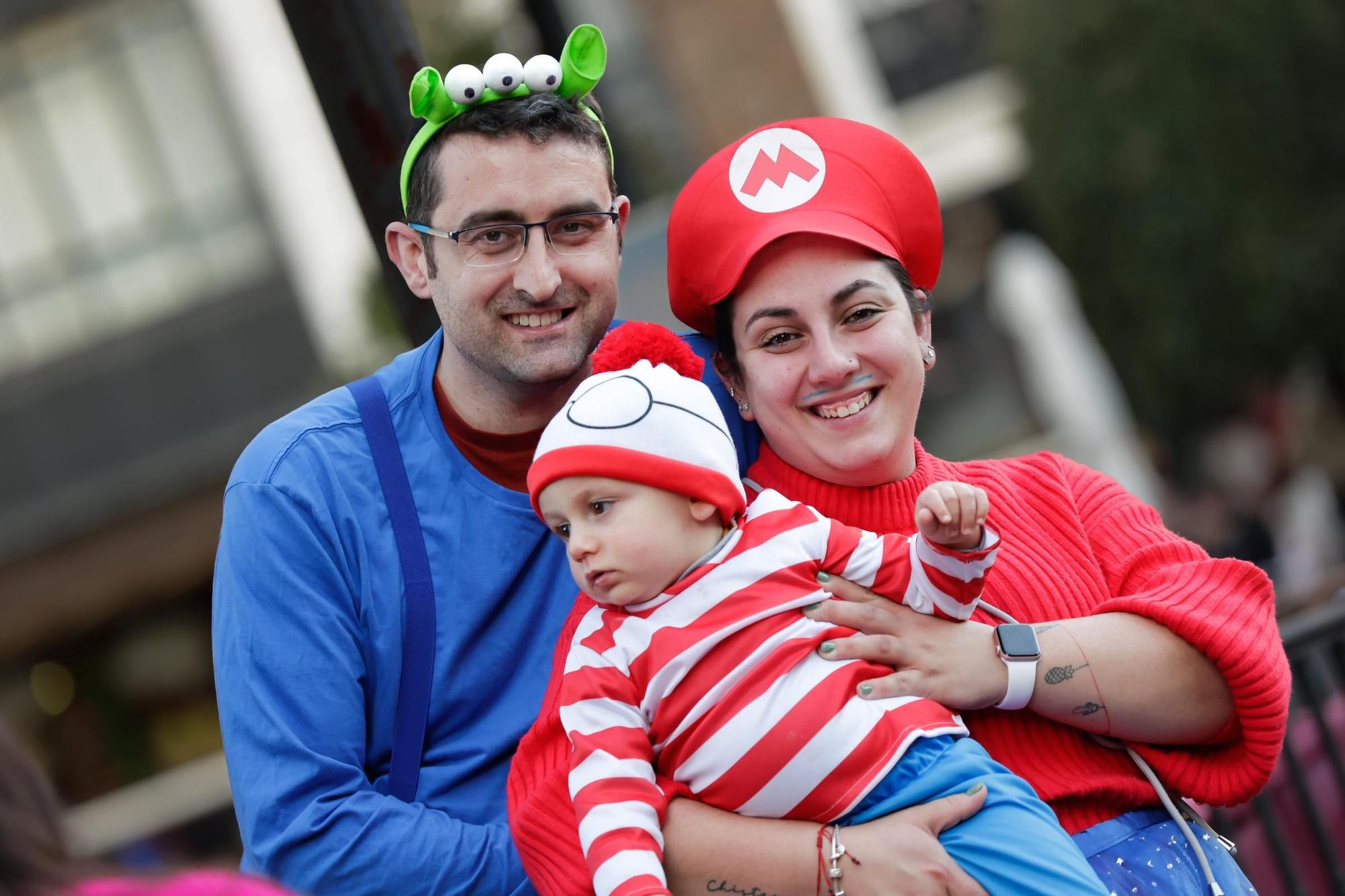 "Queen", los "Angry páxaros" o "Llanera Bros", estrellas carnavaleras en Posada