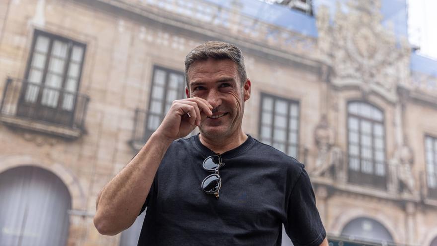 EN IMÁGENES: El Real Oviedo se reúne con Luis Carrión en el hotel de La Reconquista