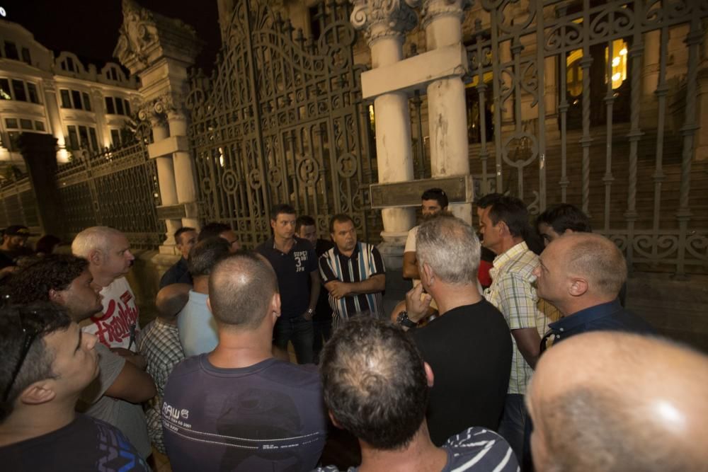 Trabajadores de la Compañía Minera Astur Leonesa se encierran en la Junta