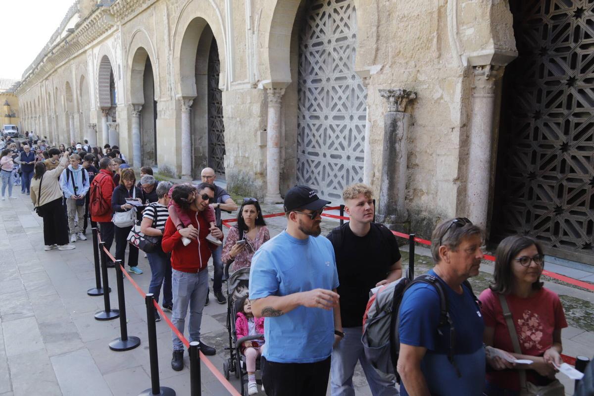 A.J.González Córdoba Turismo turistas colas entrada Mezquita