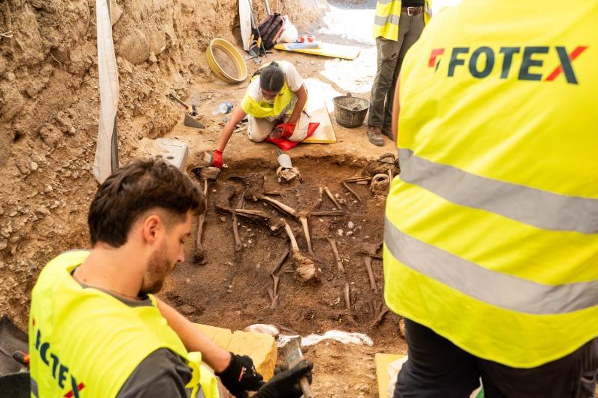 El hallazgo de cinco víctimas de la represión franquista en Cáceres devuelve la esperanza: "Queremos que nuestros familiares puedan descansar con dignidad"