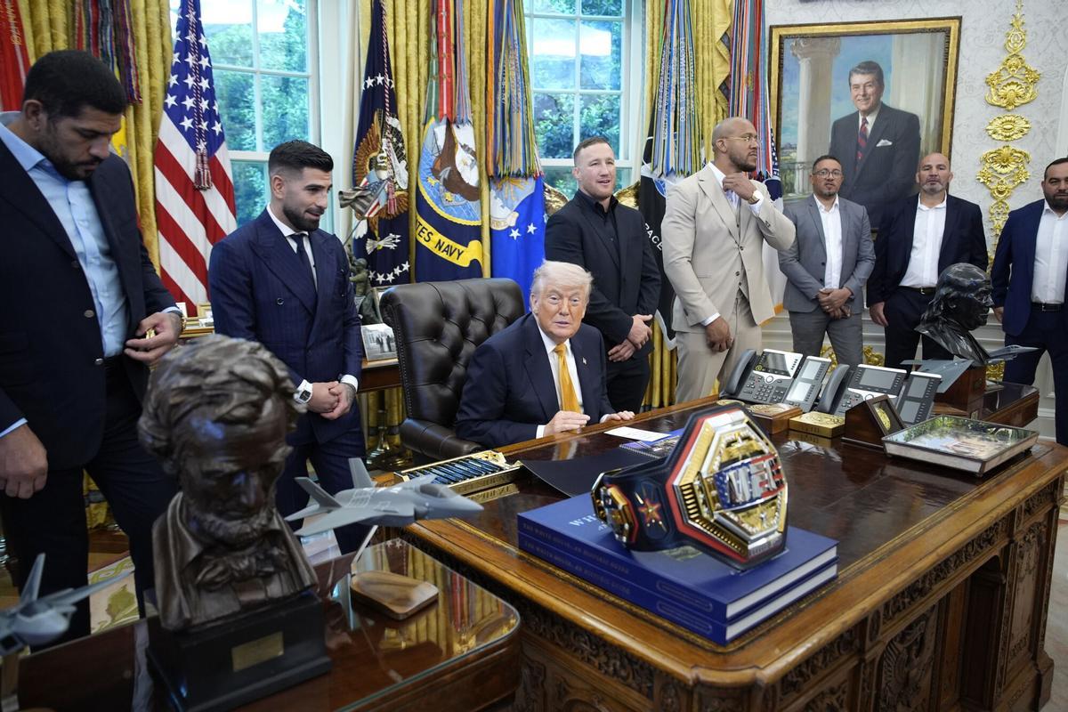 Trump, con Topuria en el despacho Oval