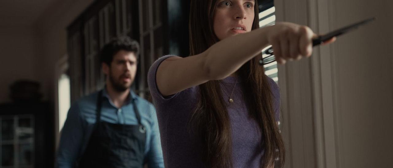 Toby Kebbell (Sean) y Nell Tiger Free (Leanne) en la tercera temporada de ’Servant’.