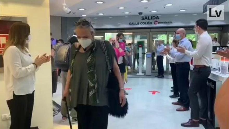 Emoción y aplausos en la reapertura de El Corte Inglés de Sorolla, en València