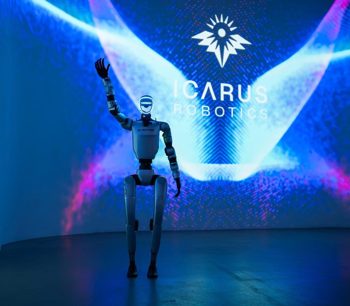 Acto de lanzamiento del robot Icarus Robotics en una presentación inmersiva en el local en Nueva York de Bruno Saavedra.