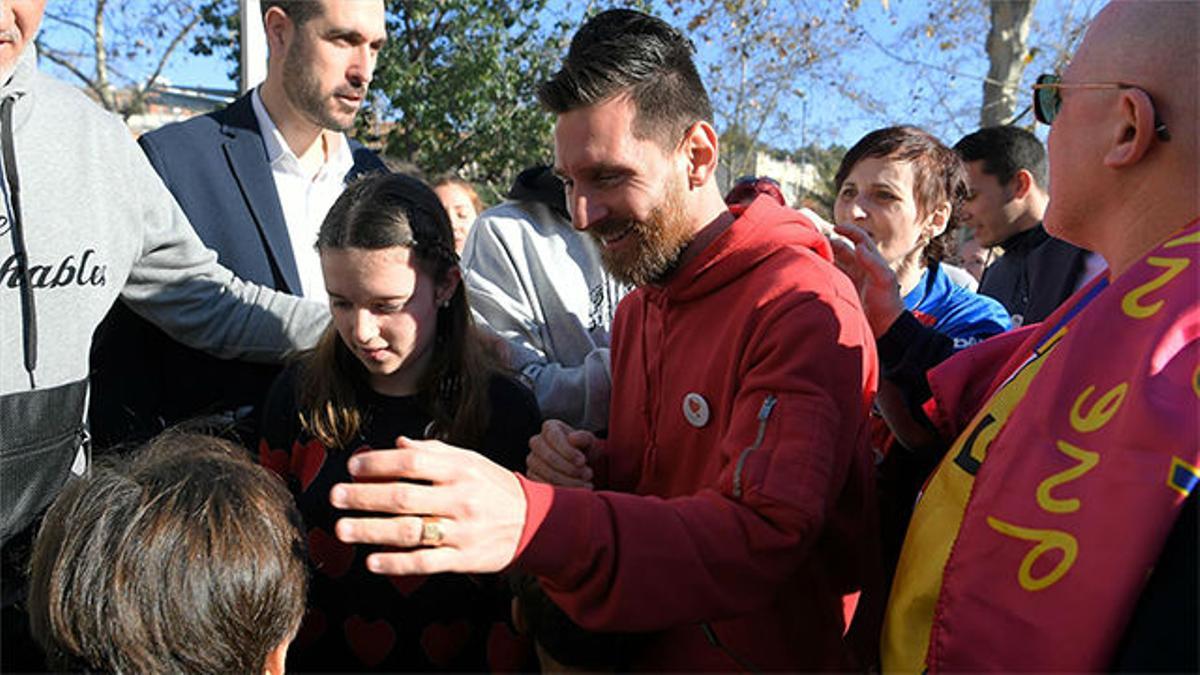 Messi fue protagonista en la visita a los hospitales