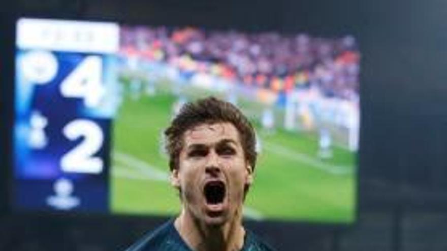 Fernando Llorente celebra el gol que dio el pase a su equipo.