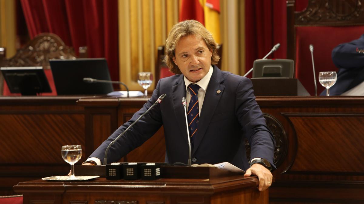 Jorge Campos durante una intervención en el Parlament