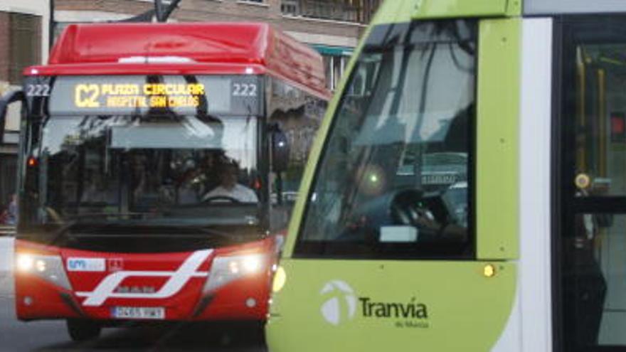 La Policía Local pide que se siga utilizando el transporte público para evitar que se repita la situación.