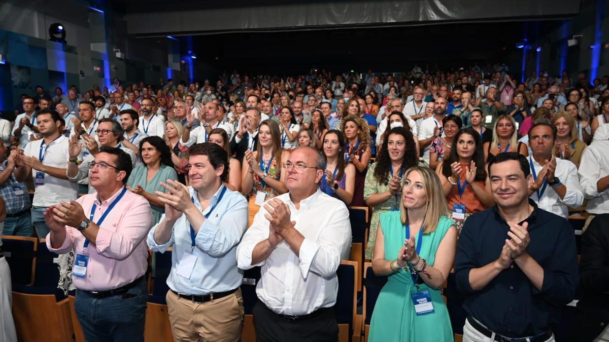 Fernando Manzano, Fernández Mañueco, José Antonio Monago, María Guardiola y Juanma Moreno.