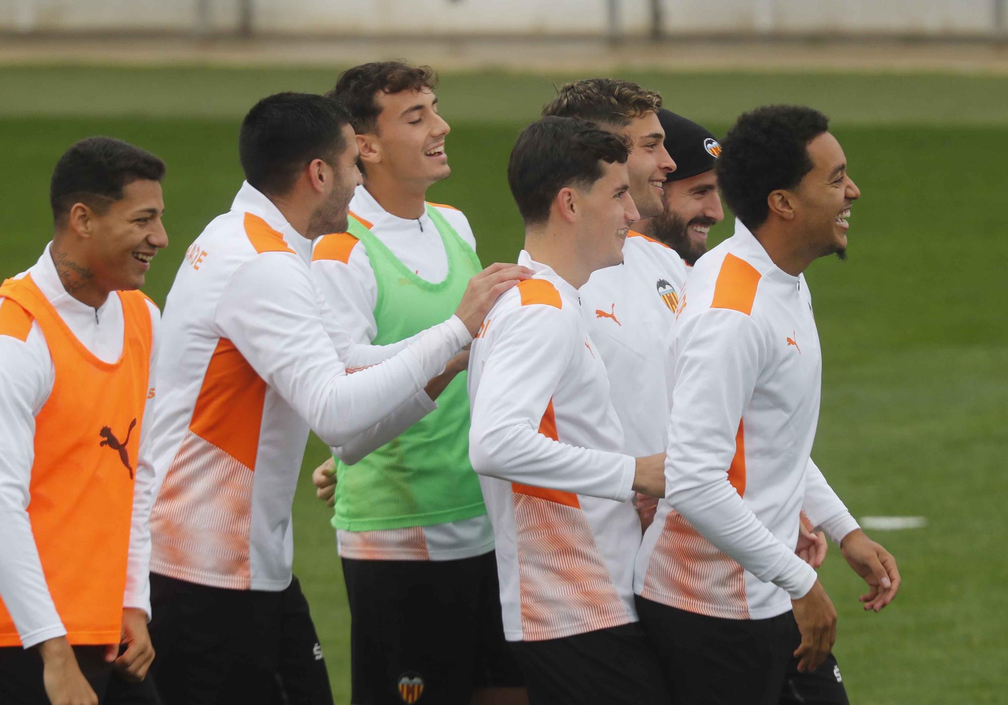 Última sesión antes del partido frente a la Real Sociedad para el Valencia