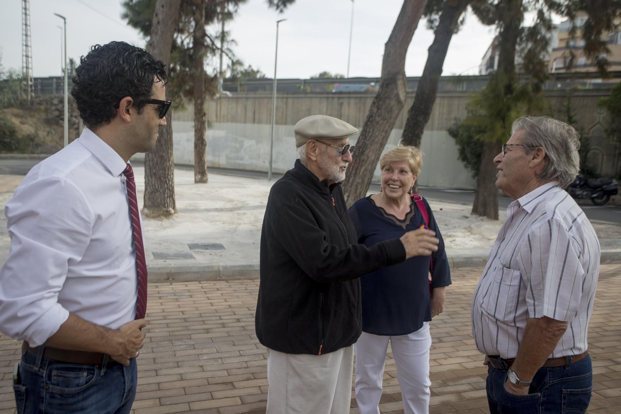 Paterna erige una escultura al enterrador que ayudó a identificar a cientos de fusilados por el franquismo, Leoncio Badía