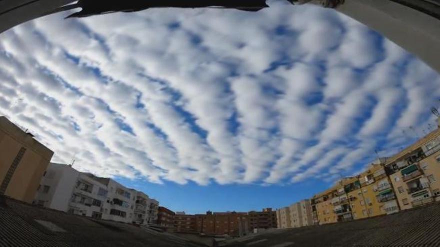 Las 'ordenadas' nubes que han sorprendido hoy a València