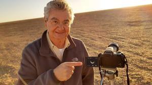 Josep Masalles Roman en 2019 durante un viaje al desierto de Omán para presenciar un eclipse de sol.