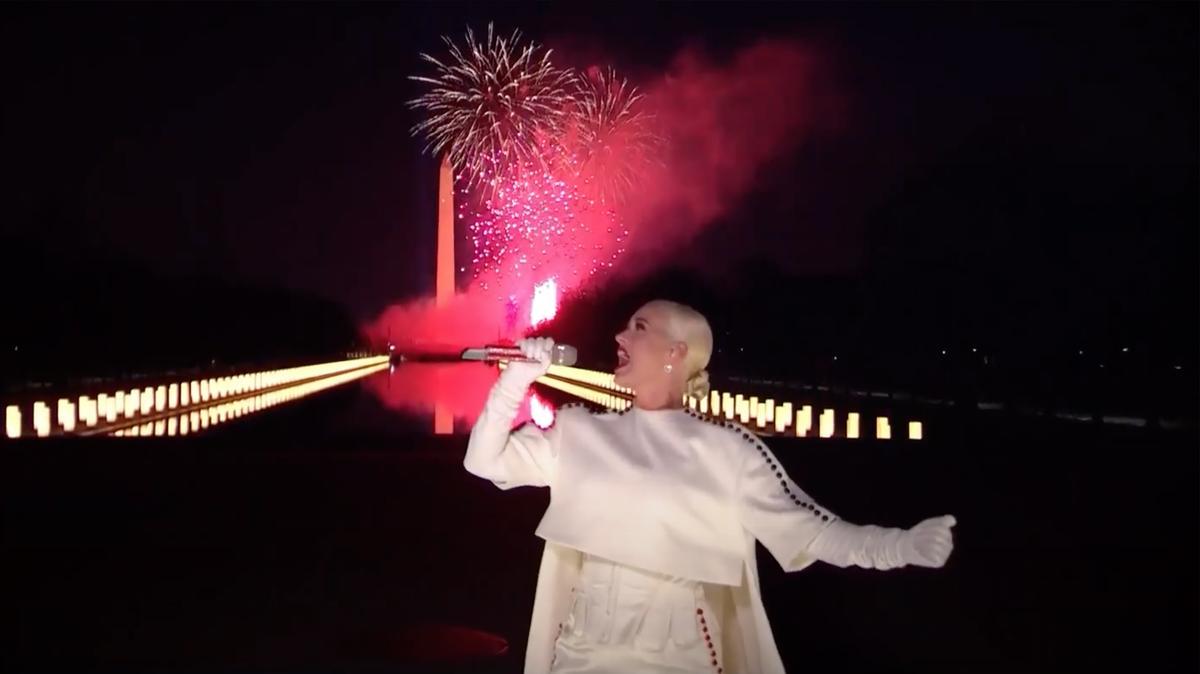 Katy Perry, durante su actuación en el programa ’Celebrating América’ para festejar el inicio del mandato de Biden.