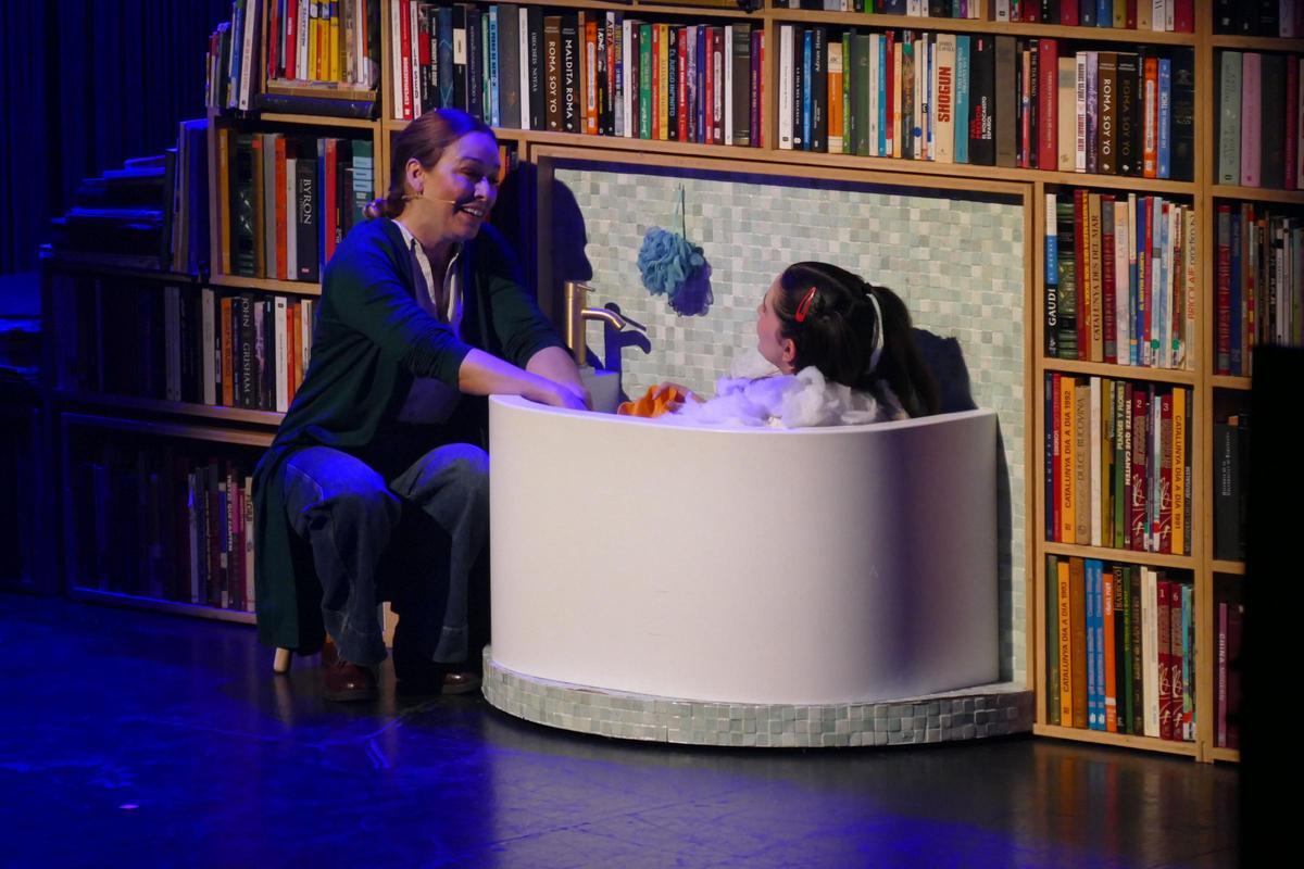 EN IMATGES | El musical 'El Fil Invisible' inicia la seva gira per Catalunya omplint el Teatre El Jardí de Figueres