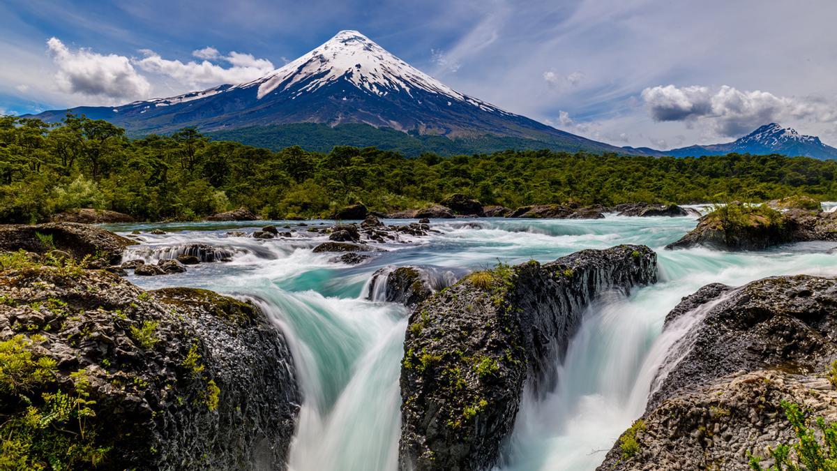 La próxima Expedición VIAJAR a la Patagonia chilena te sumergirá en las idílicas cascadas de Petrohué.