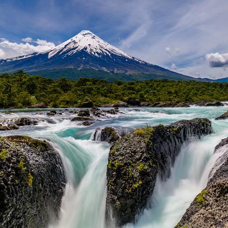 Los Saltos del Río Petrohué, las cascadas inolvidables de la próxima Expedición VIAJAR a la Patagonia chilena