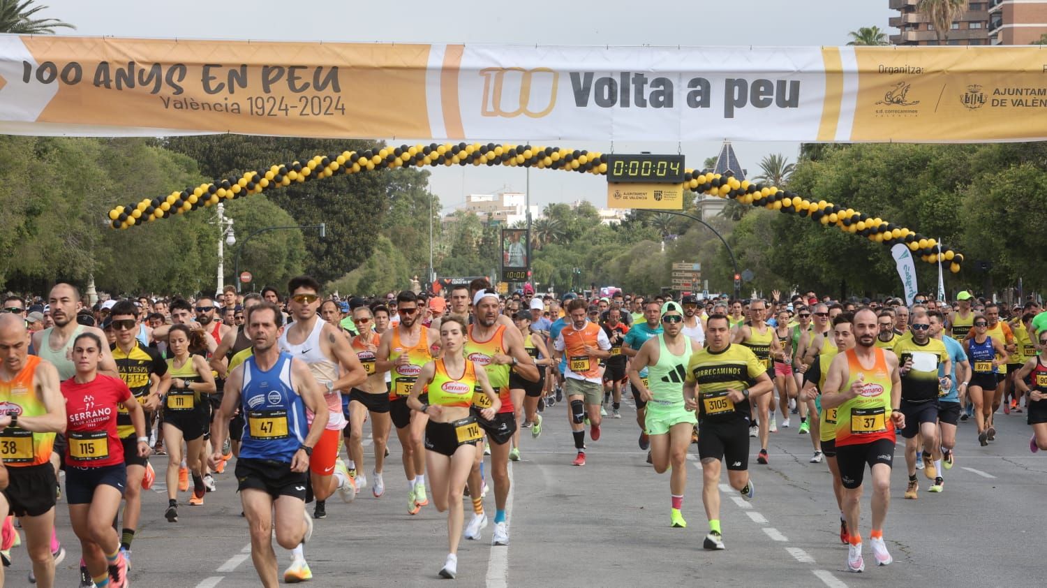 La Volta a Peu 2024 reúne a más de 7.000 corredores en su 100 cumpleaños