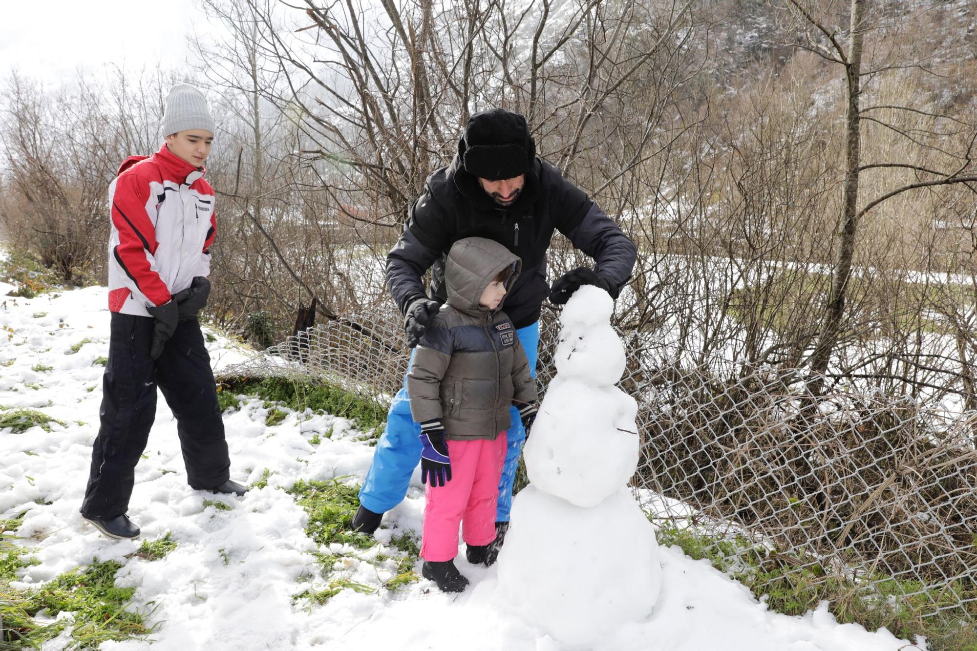 En imágenes: Jornada invernal en Asturias