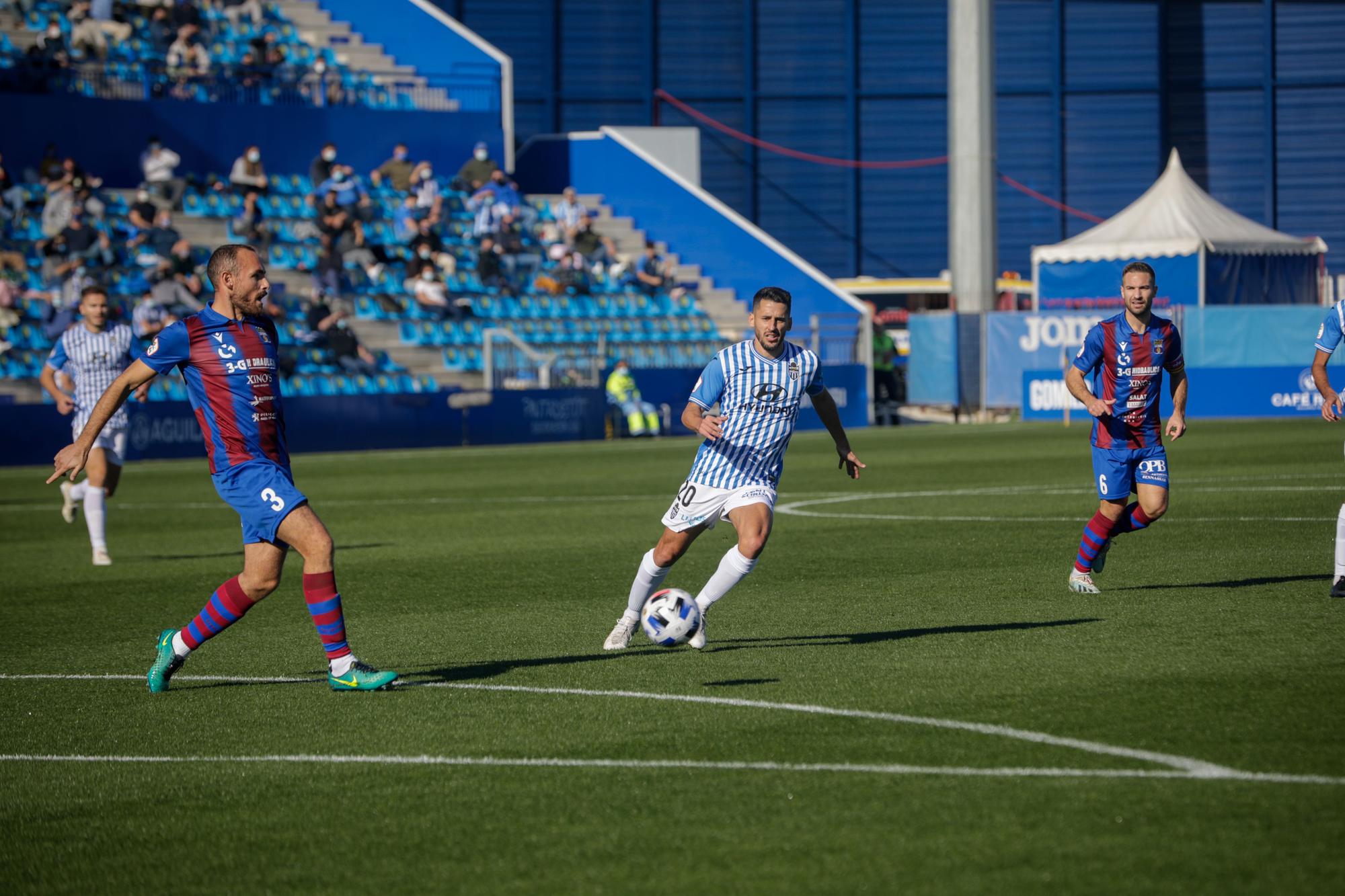 El Poblense logra su primera victoria a costa del Atlético Baleares