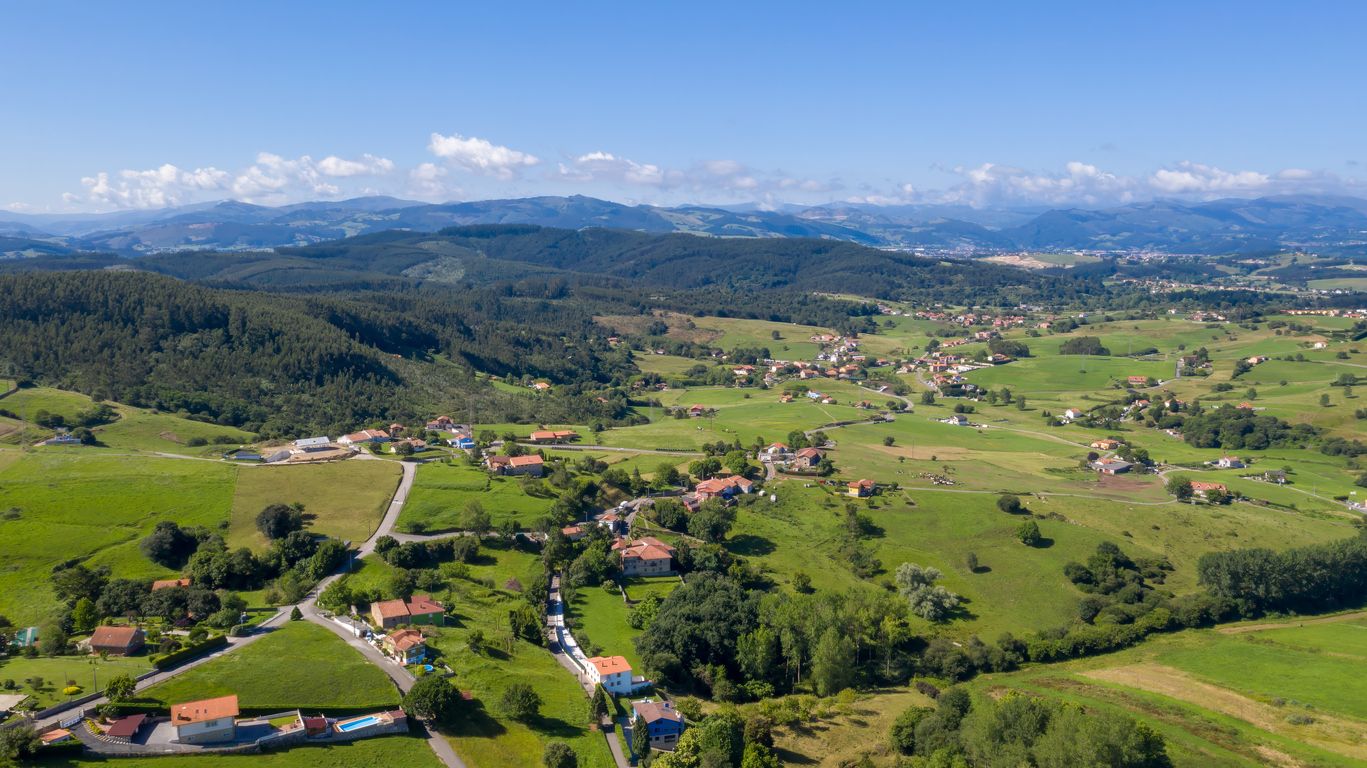El paisaje de la zona de Piélagos en Cantabria