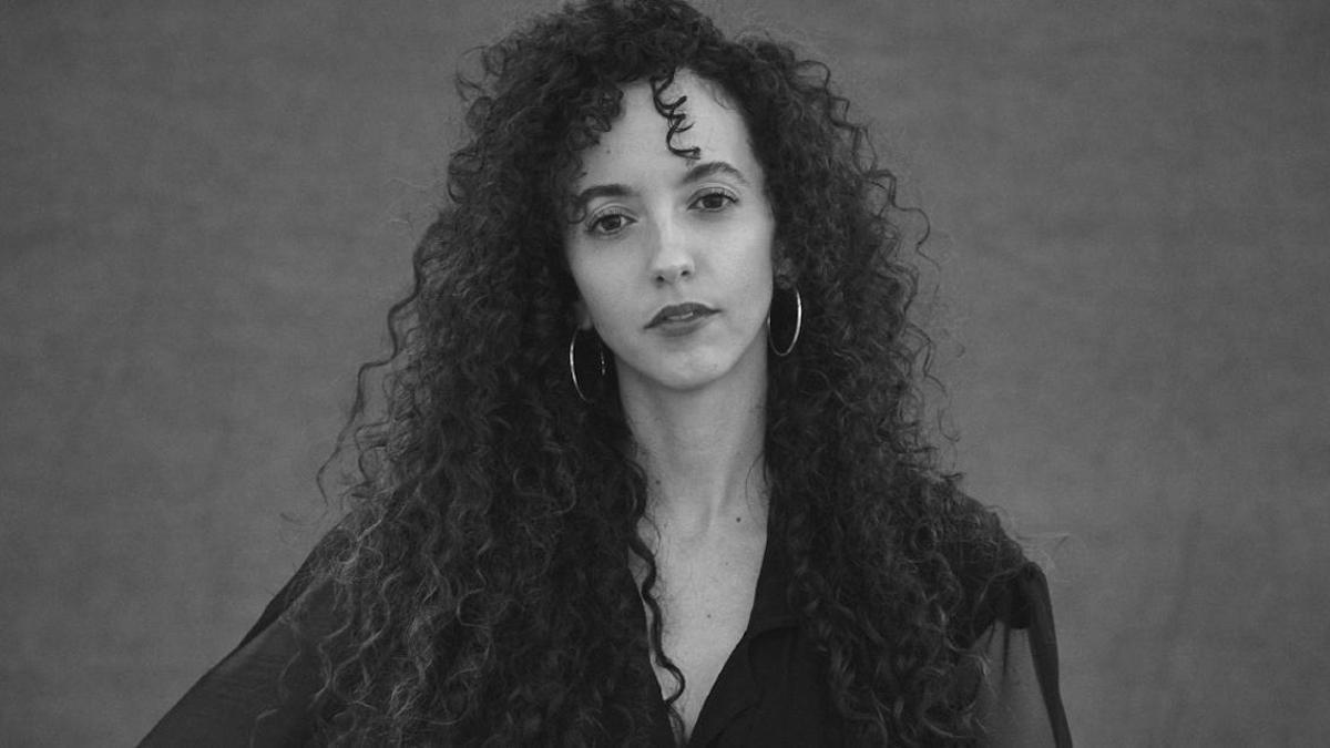 Júlia Marí.