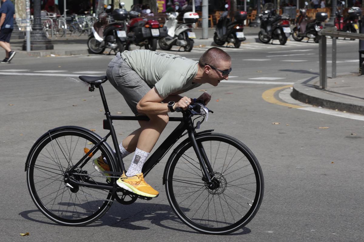 La fiesta de la bicicleta regresa a las calles de Barcelona con la Bicicletada.