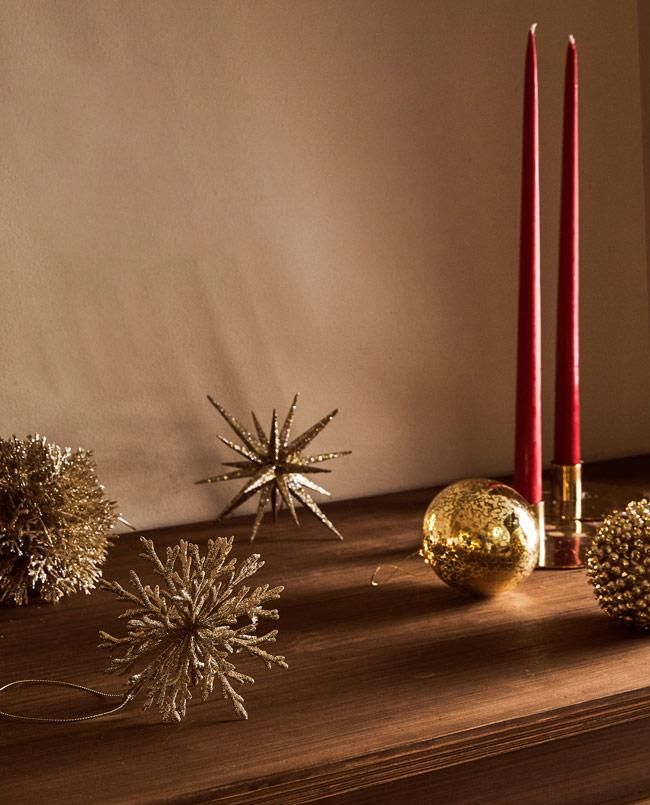 Bolas doradas para el árbol