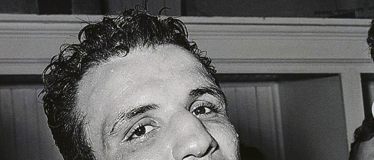 Jake LaMotta, en 1949, tras obtener la corona del peso medio.