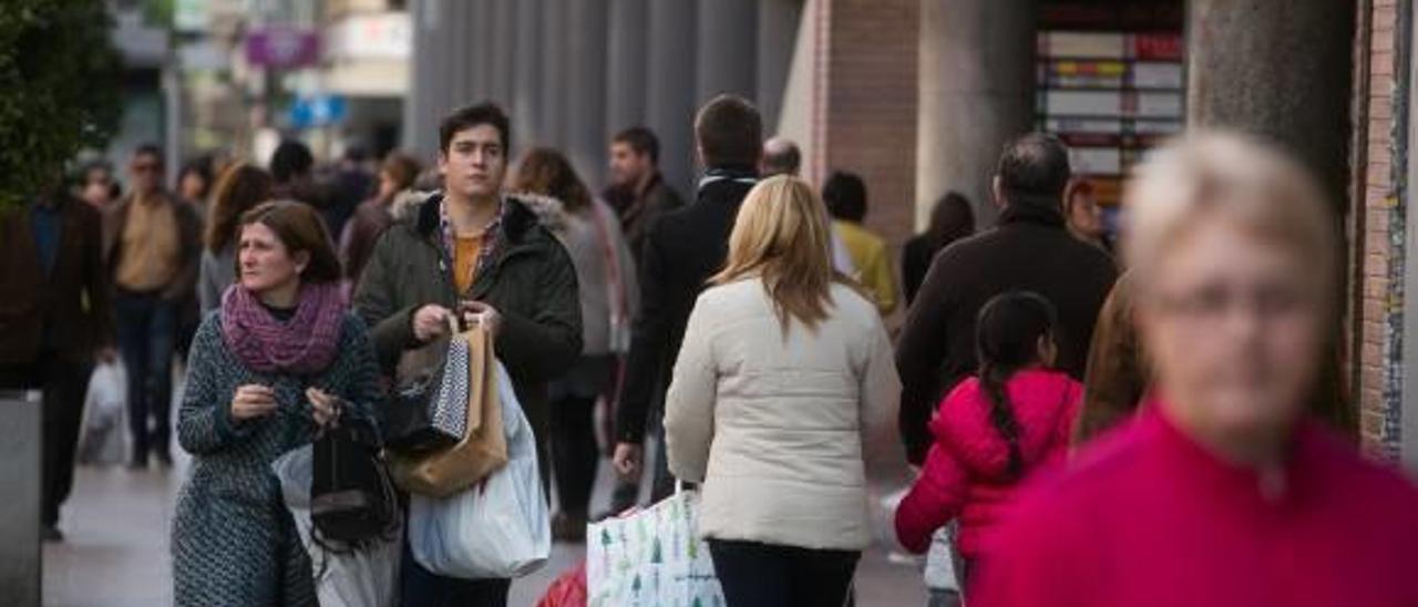 El Consell podrá declarar «áreas saturadas» e impedir la creación de zonas comerciales