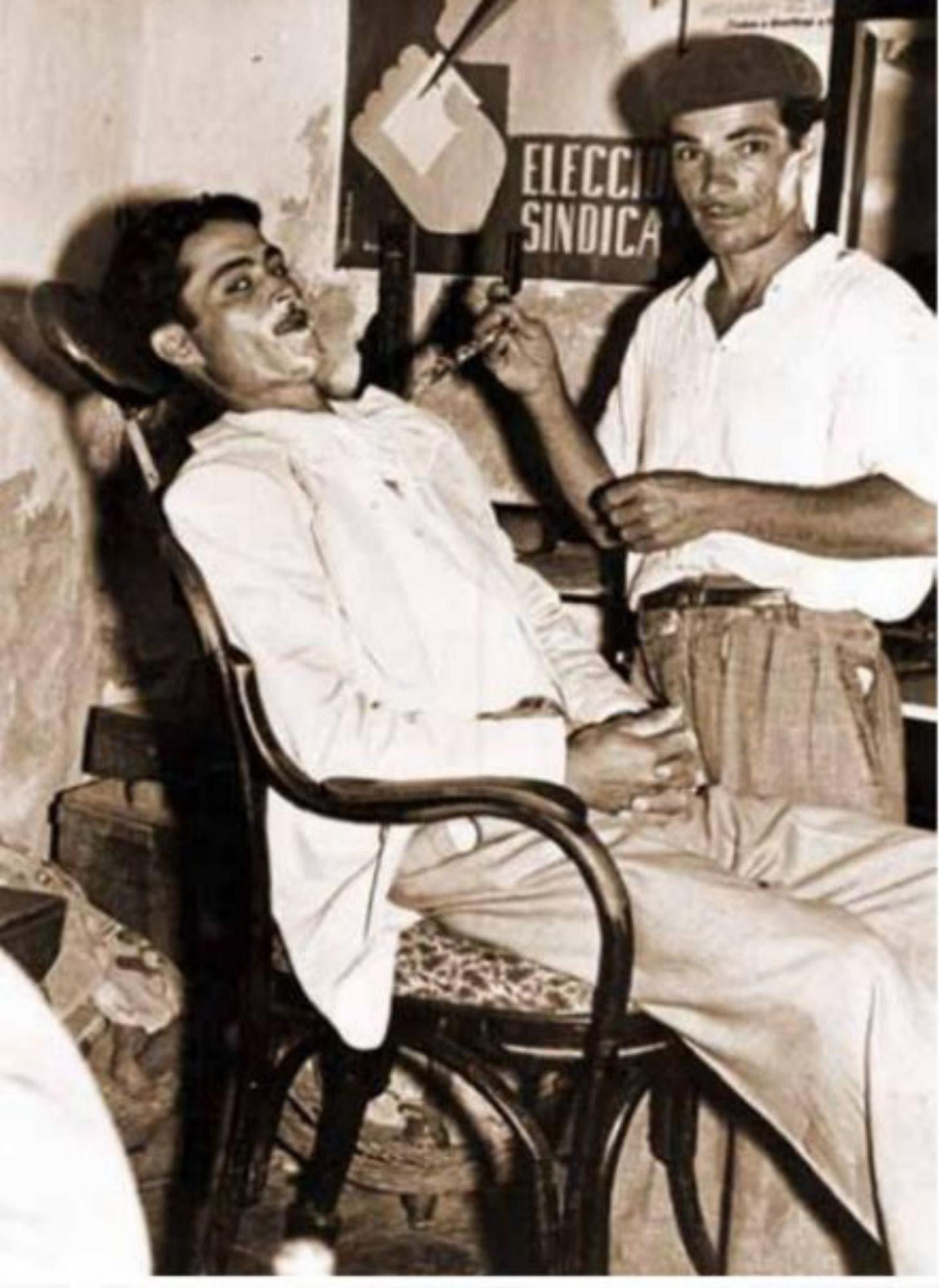 La barbería de Bartolomé Cabrera, en El Puente, en 1956