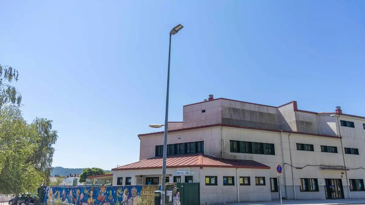 Educación cualifica de “chantaxe” ter que urbanizar a parcela anexa ao Quiroga Palacios e o Concello nega tal condicionante