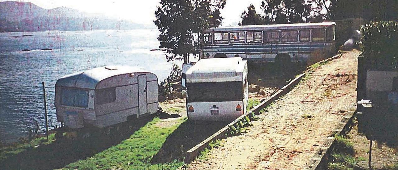 Asentamientos en la costa denunciados en su día por la APLU. |   //