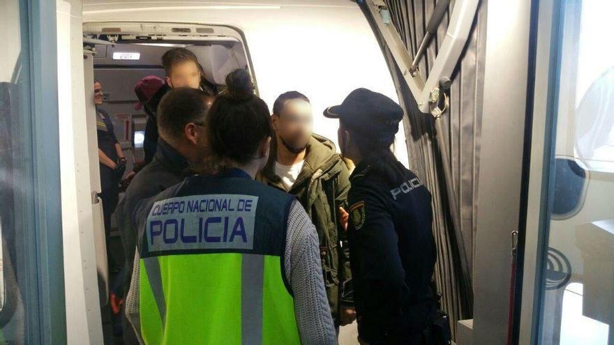 Arrestado en el aeropuerto con cinco reclamaciones judiciales por robos