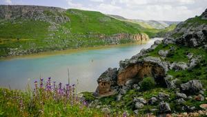 Escapadas de fin de semana: 12 valles cercanos donde estalla la primavera