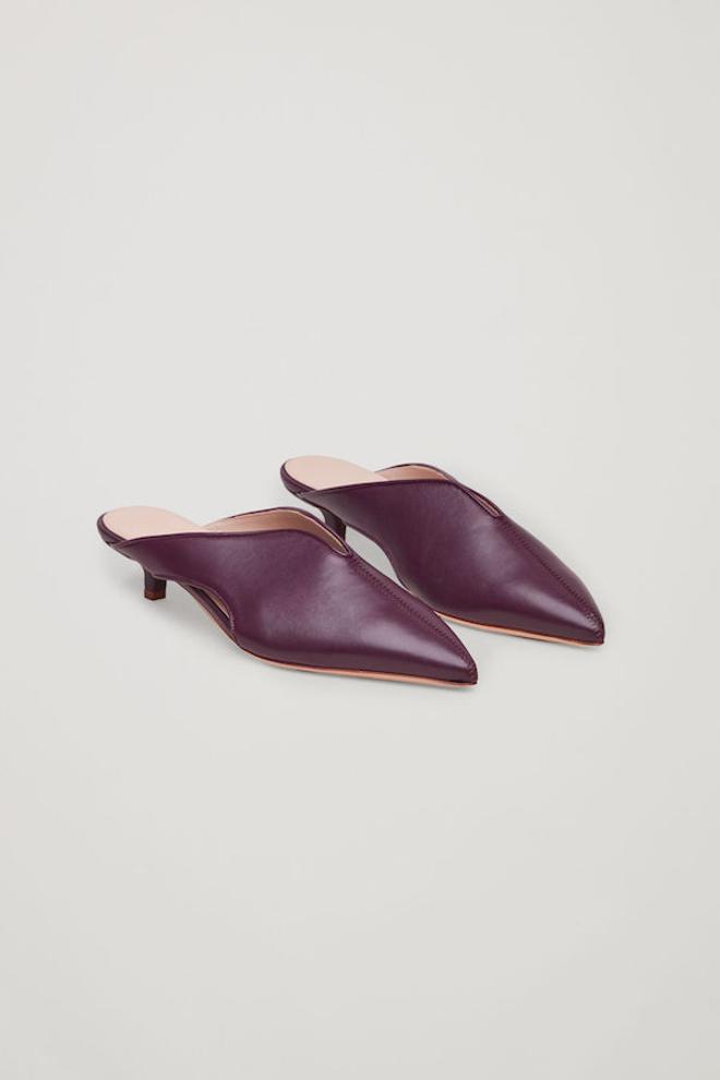 Mules minimalistas en piel, de Cos