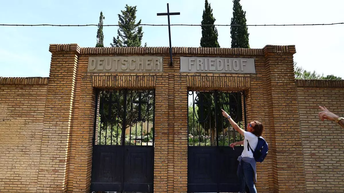 El rincón secreto del cementerio de Torrero de Zaragoza: un jardín de la paz alemán