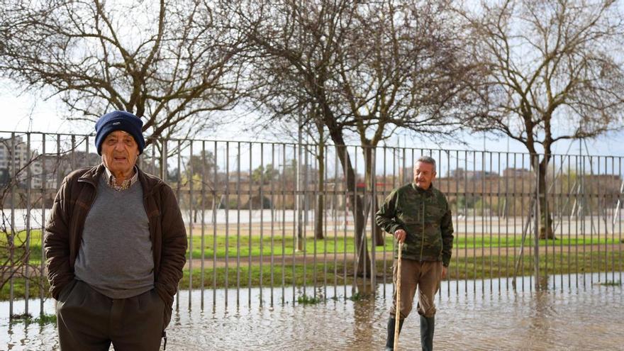 "Somos nativos del Guadiana, estamos acostumbrados a que el agua entre en las casas": vecinos del Camino Viejo de San Vicente