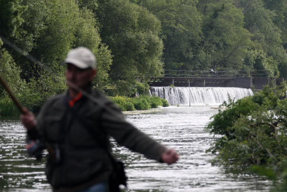 Primer día de la temporada de pesca del salmón