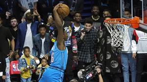 Las imagenes espectaculares del concurso de mates y triples de NBA All Star 2019