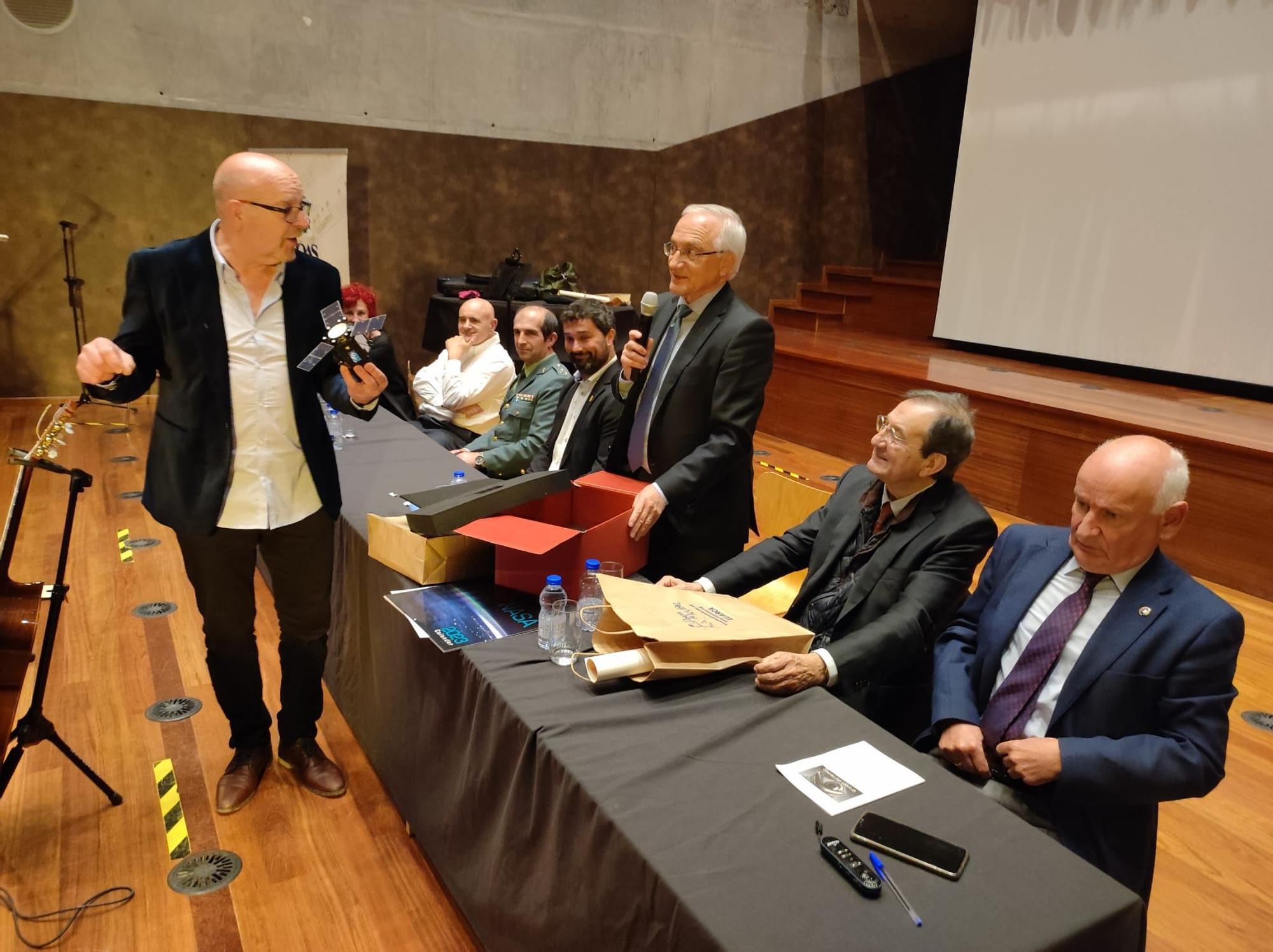 La gala "ConCiencia" llenó el Conservatorio de Luarca